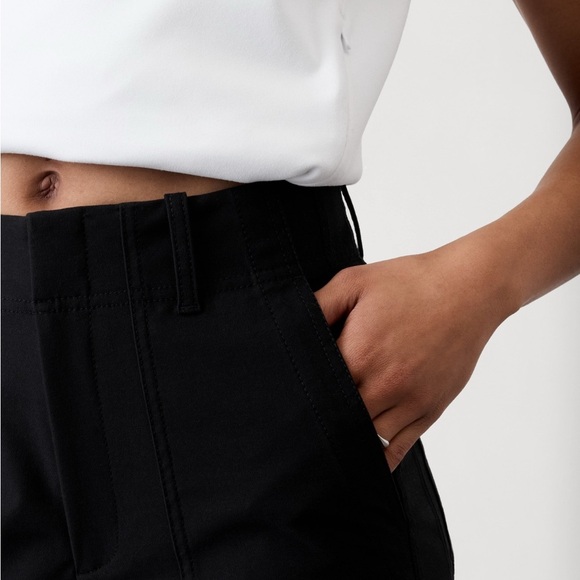 NWOT Athleta Skyline Utility Black Barrel Pant Size 12/T  (#650012) - Picture 4 of 7